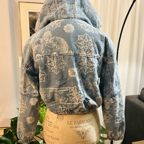 Ashley Vintage Charm Women’s Cropped Sherpa Lined Jacket - Picture 4 of 8